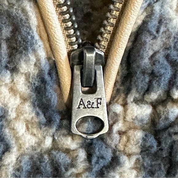 Abercrombie & Fitch Half-Zip Sherpa Leopard Pullover Size Small‎ - Picture 4 of 6